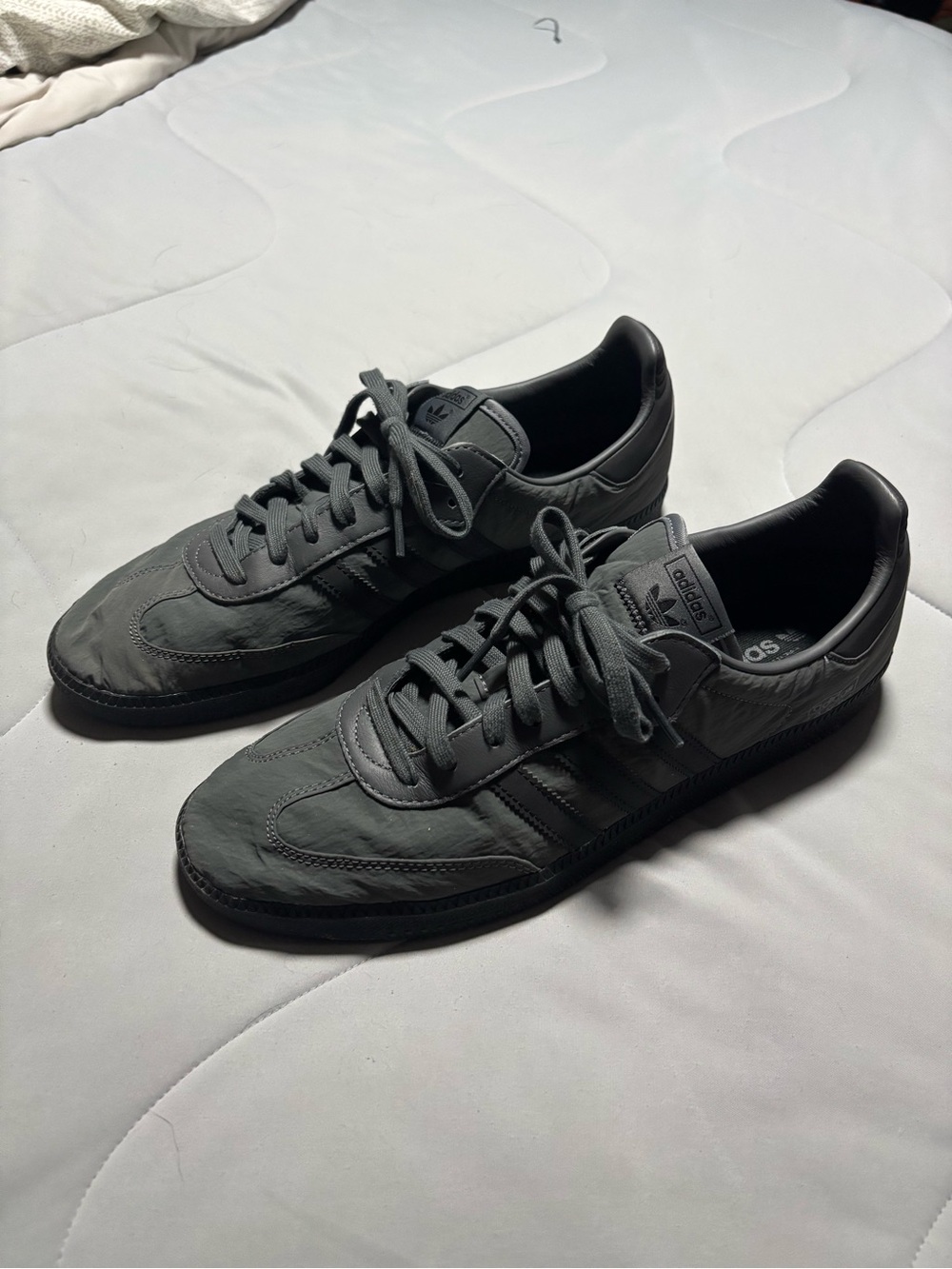 Adidas Men’s Samba gray/black 13